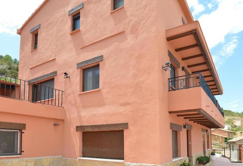 تختخواب و صبحانه La Casita De El Cuervo