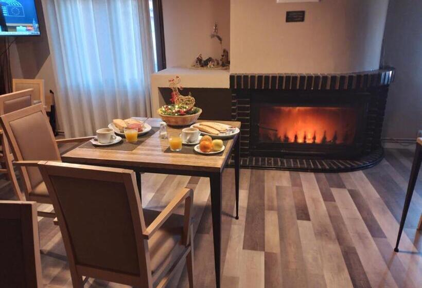 تختخواب و صبحانه La Casita De El Cuervo