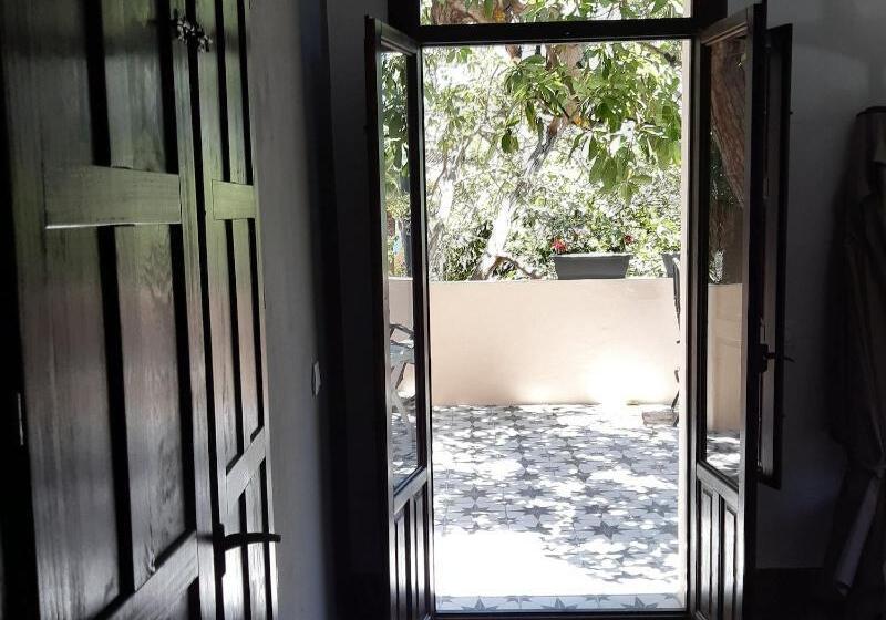 تختخواب و صبحانه Villa Nestor