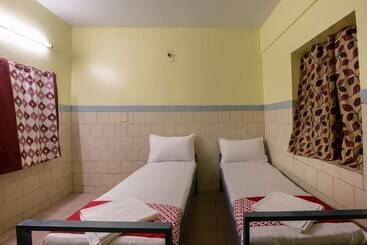 هتل Spot On 45777 Triplicane High Rd