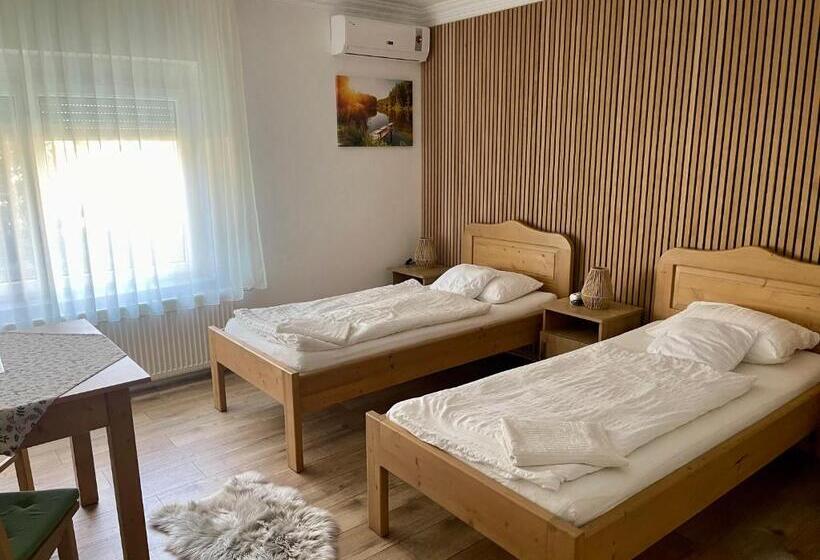 پانسیون Airport Jazmin Guesthouse