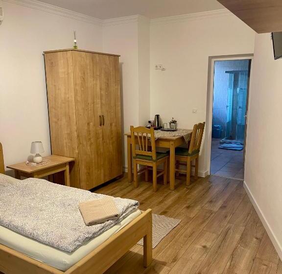 پانسیون Airport Jazmin Guesthouse