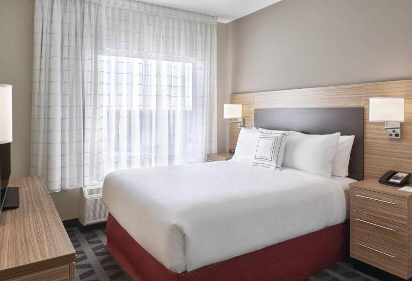 هتل Towneplace Suites By Marriott Medicine Hat