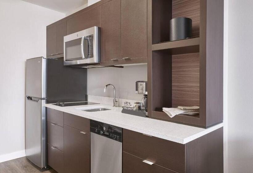 هتل Towneplace Suites By Marriott Medicine Hat
