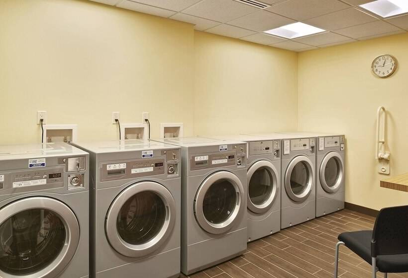هتل Towneplace Suites By Marriott Medicine Hat