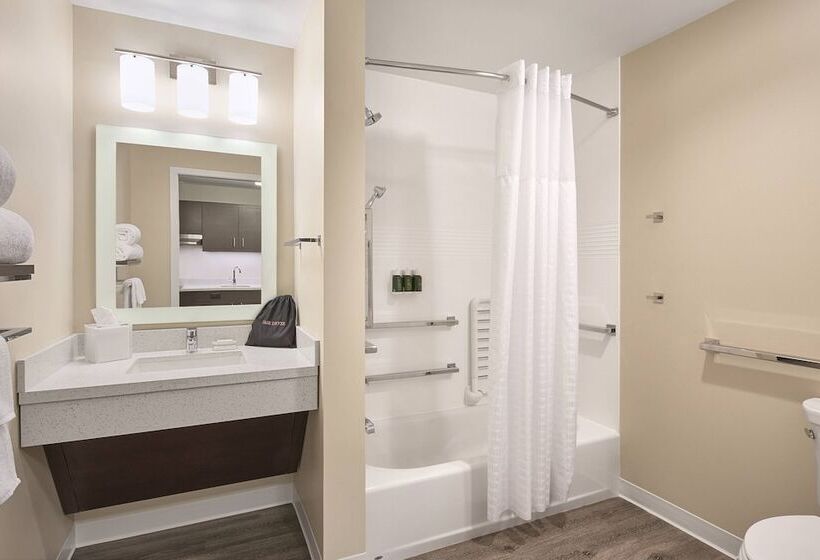 هتل Towneplace Suites By Marriott Medicine Hat