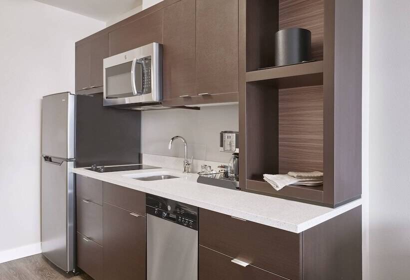 هتل Towneplace Suites By Marriott Medicine Hat