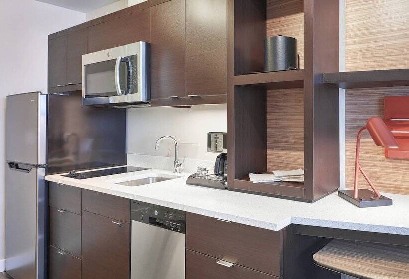 هتل Towneplace Suites By Marriott Medicine Hat