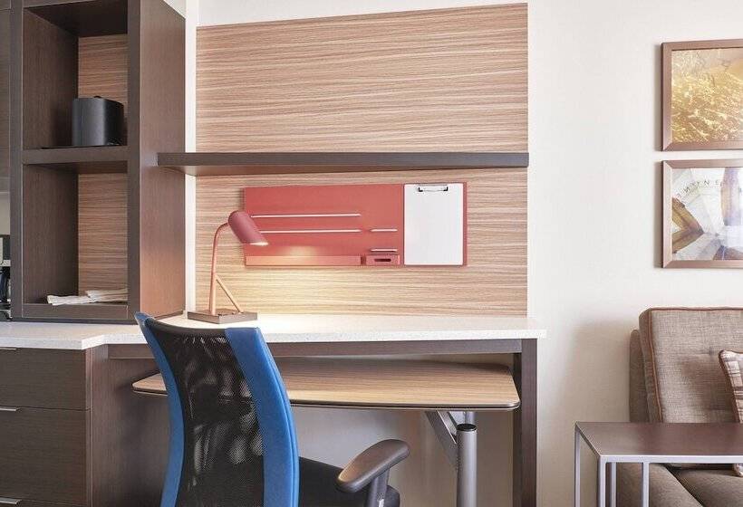 هتل Towneplace Suites By Marriott Medicine Hat