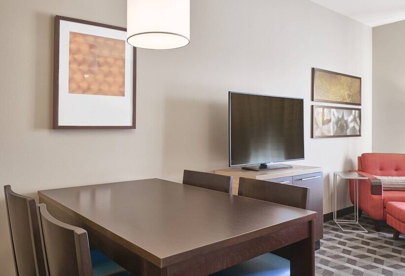 هتل Towneplace Suites By Marriott Medicine Hat