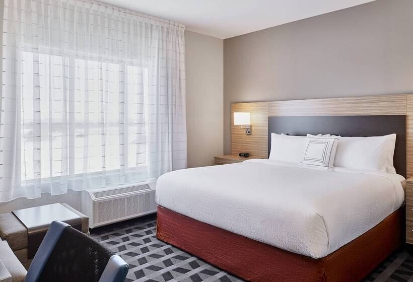 هتل Towneplace Suites By Marriott Medicine Hat