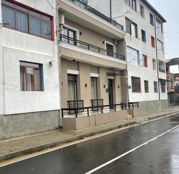 تختخواب و صبحانه Ora Apartament