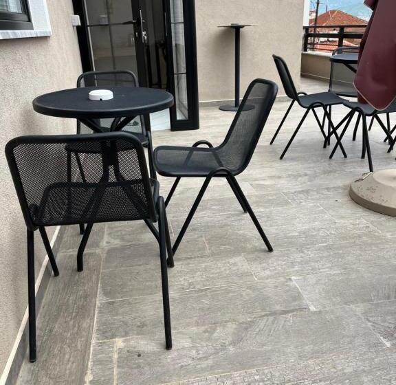تختخواب و صبحانه Ora Apartament