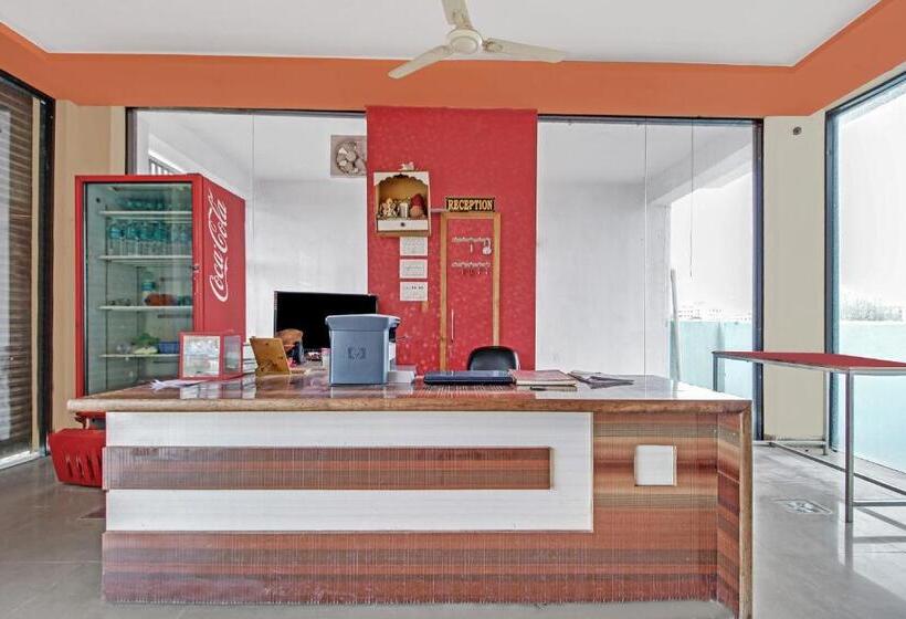 Hotell Spot On 39898 Raj Inn