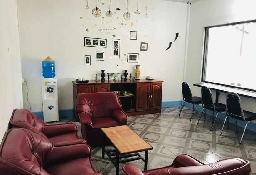 Naga Hostel & Café