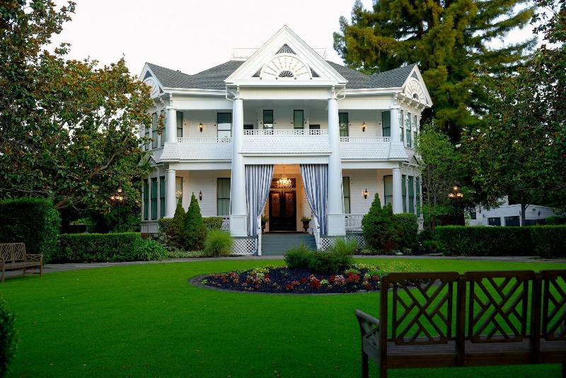 تختخواب و صبحانه The White House Napa Valley