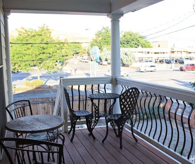 Bowen Motel