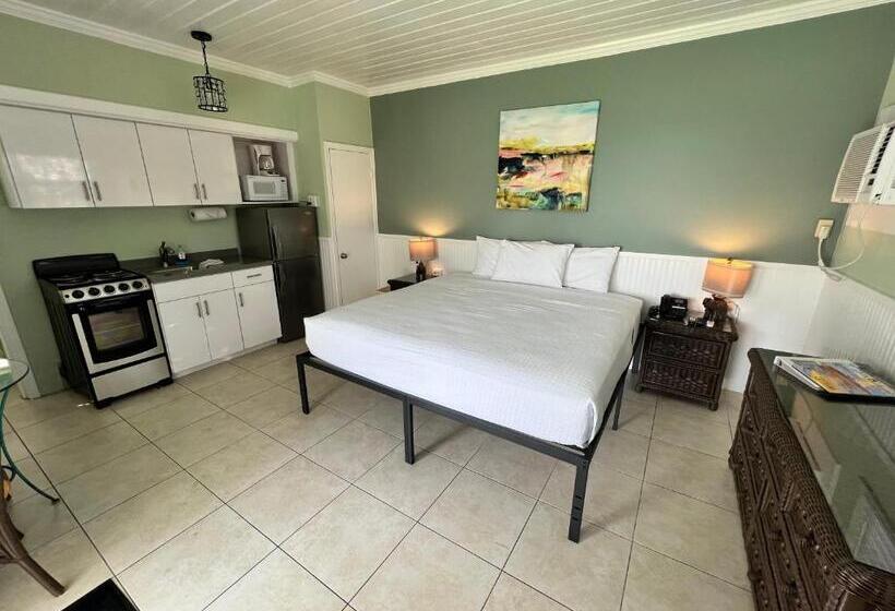 Breezy Palms Resort