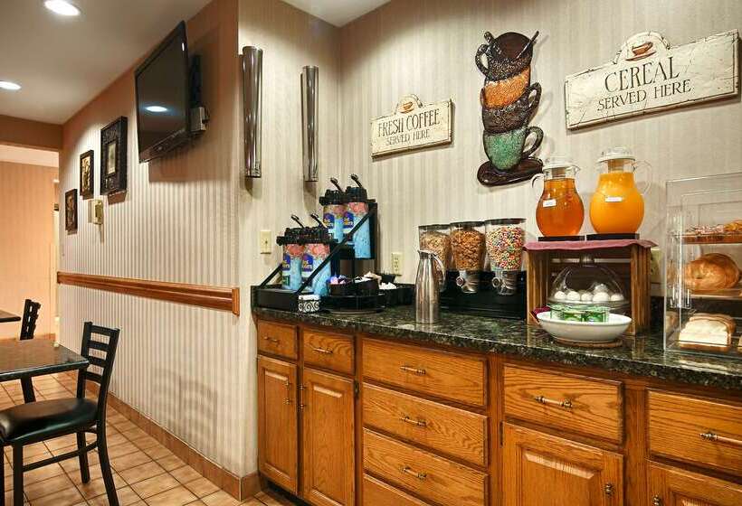 בית מלון כפרי Baymont By Wyndham Chester Il