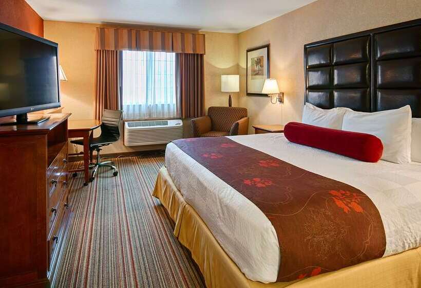 هتل Best Western Plus Rama Inn & Suites