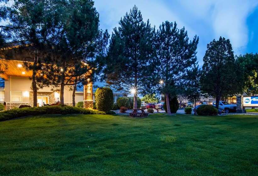 هتل Best Western Sawtooth Inn And Suites