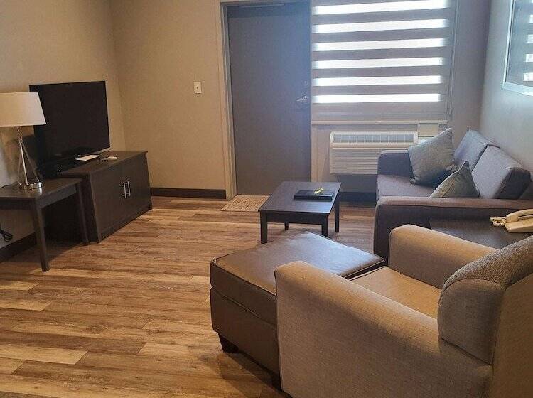 هتل Best Western Sawtooth Inn And Suites