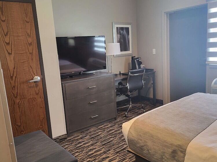 هتل Best Western Sawtooth Inn And Suites