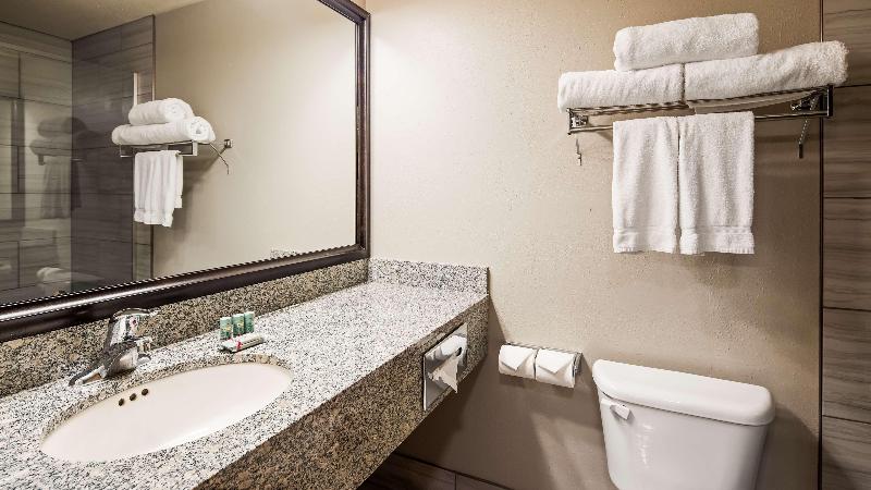 هتل Best Western Sawtooth Inn And Suites