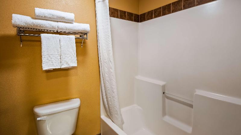 هتل Best Western Sawtooth Inn And Suites