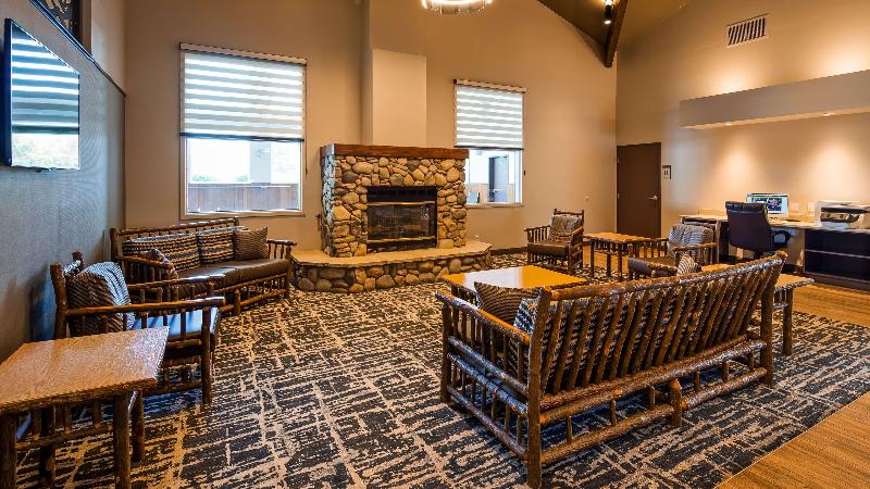 هتل Best Western Sawtooth Inn And Suites