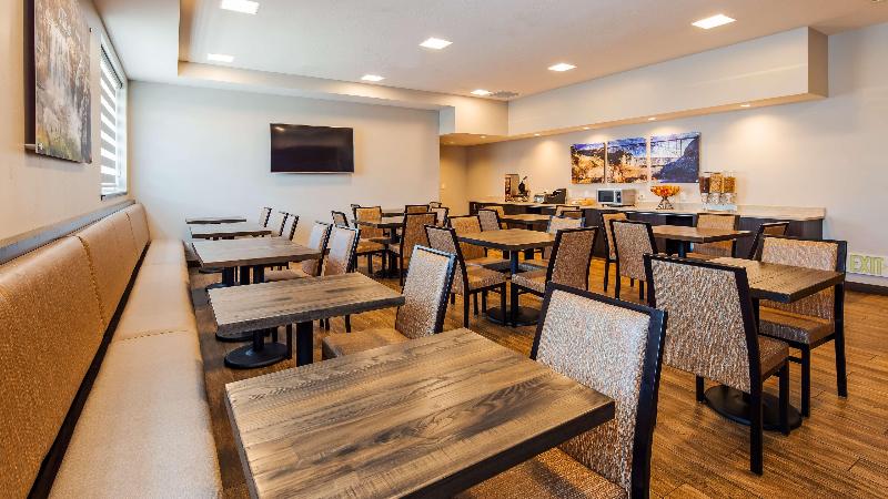 هتل Best Western Sawtooth Inn And Suites