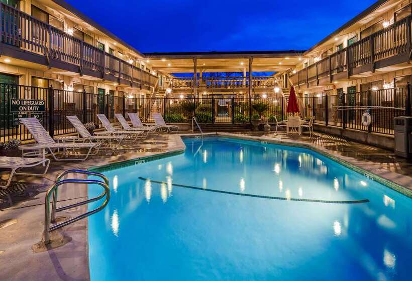 هتل Best Western Shadow Inn