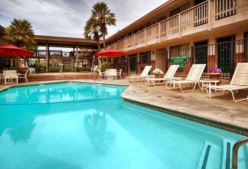 هتل Best Western Shadow Inn