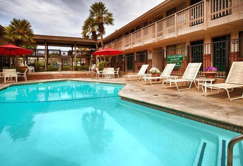 هتل Best Western Shadow Inn
