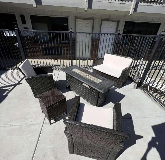 هتل Best Western Shadow Inn