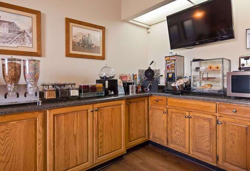 Отель Best Western Wilderness Trail Inn