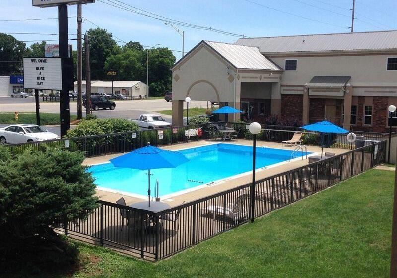 فندق Bluegrass Inn