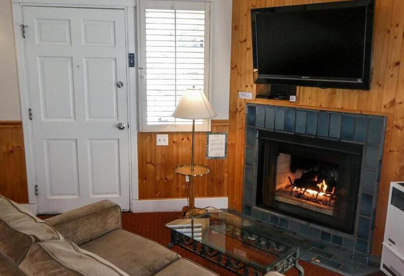 هتل Briarwood Inn