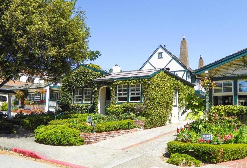 هتل Briarwood Inn