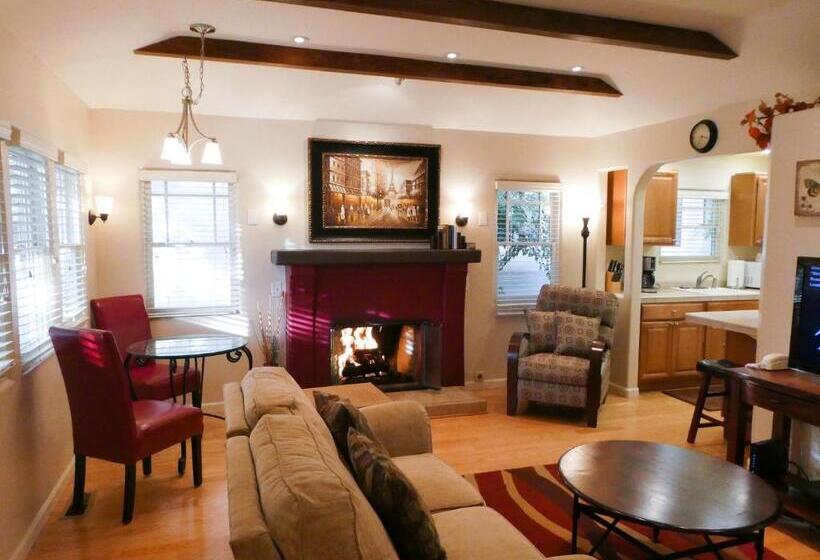 هتل Briarwood Inn
