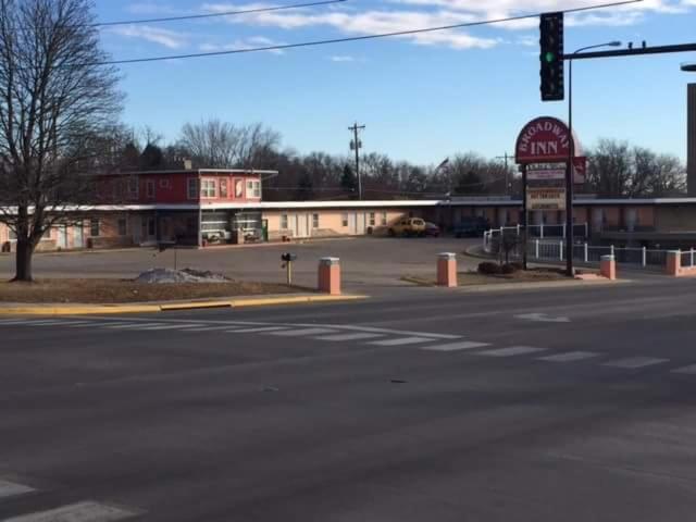 Отель Broadway Inn Yankton