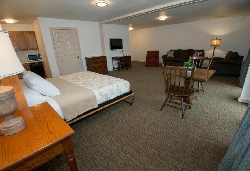 هتل Brown County Inn