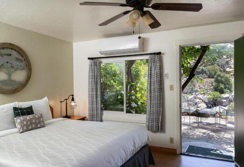 هتل Buckeye Tree Lodge