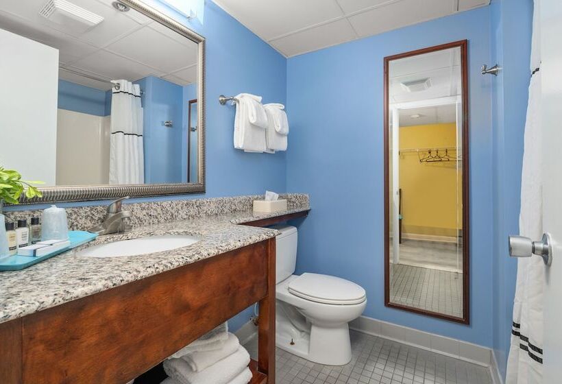 هتل Cayman Suites