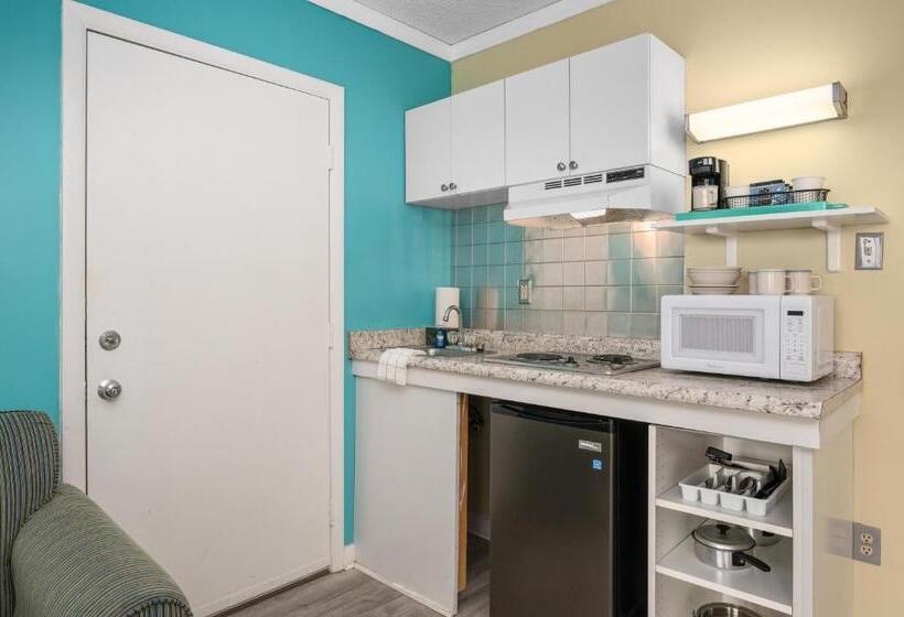 هتل Cayman Suites