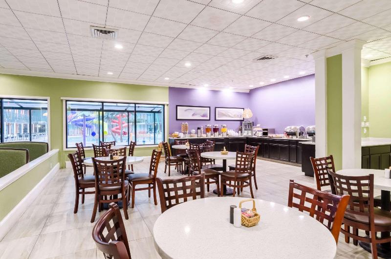 هتل Clarion  And Aqua Lagoon Waterpark