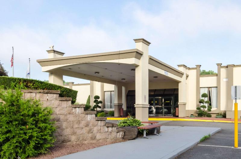 هتل Clarion  And Aqua Lagoon Waterpark