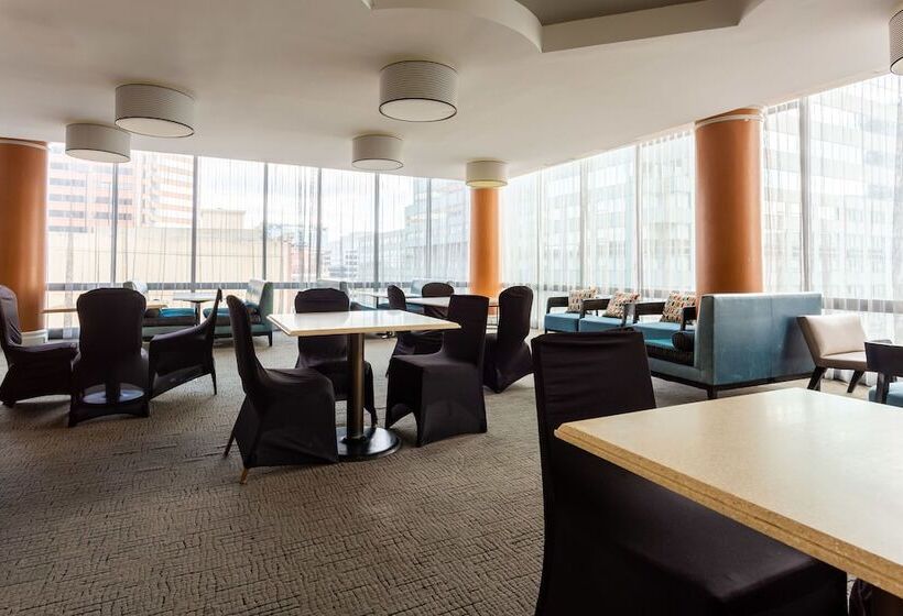 هتل Comfort Inn & Suites Baltimore Inner Harbor