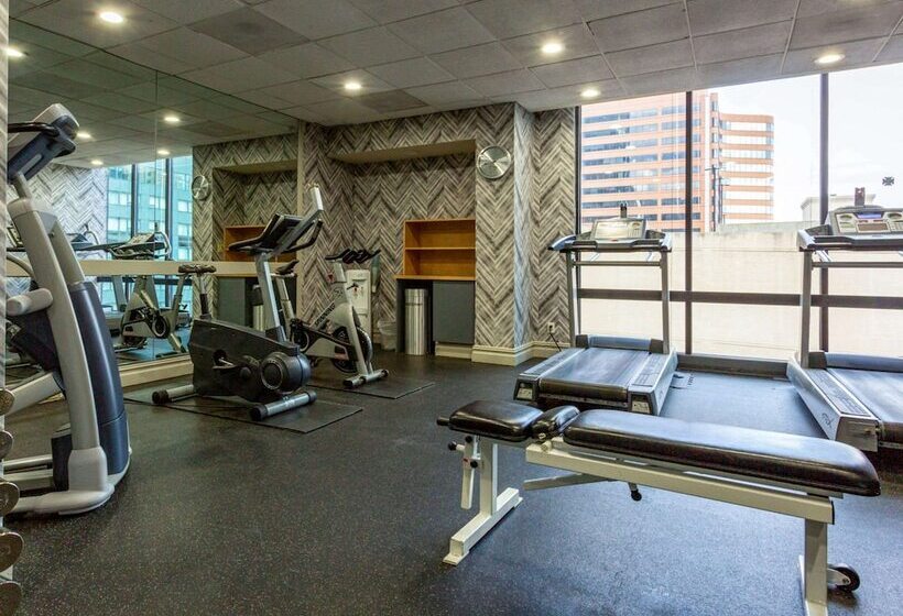 هتل Comfort Inn & Suites Baltimore Inner Harbor