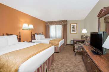 هتل Days Inn & Suites By Wyndham Red Rockgallup